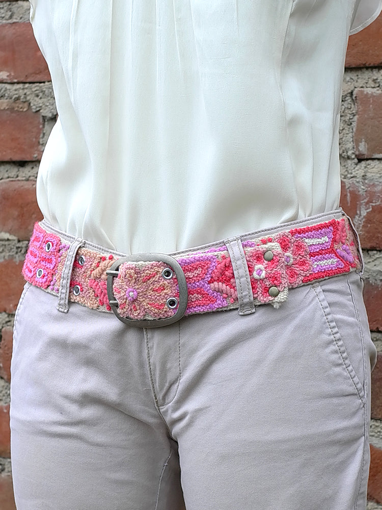 Wool embroidered belt pink