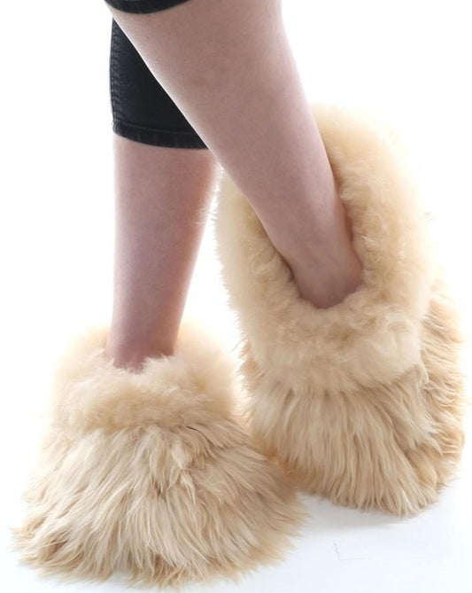 Beige slippers alpaca